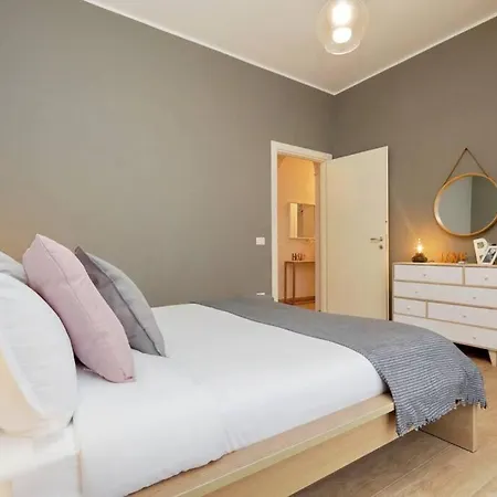 The Place To Be Apartment *