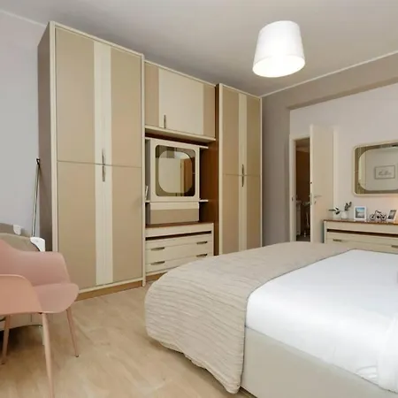 Apartment The Place To Be *